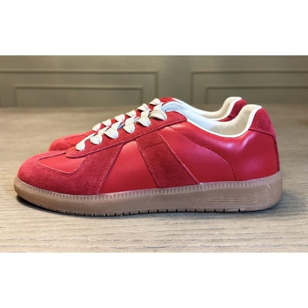 Steve Madden Men’s Dixon Leather and Suede Low Top Gum Sole Sneakers. Size 8